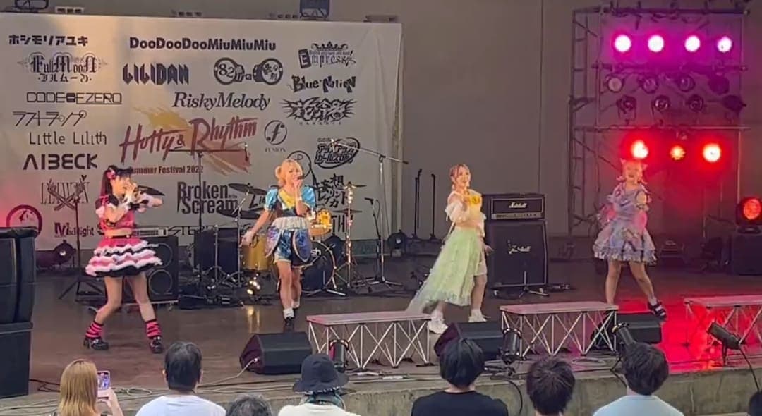Video Seorang Pria Di Injak-Injak Viral di Twtter.