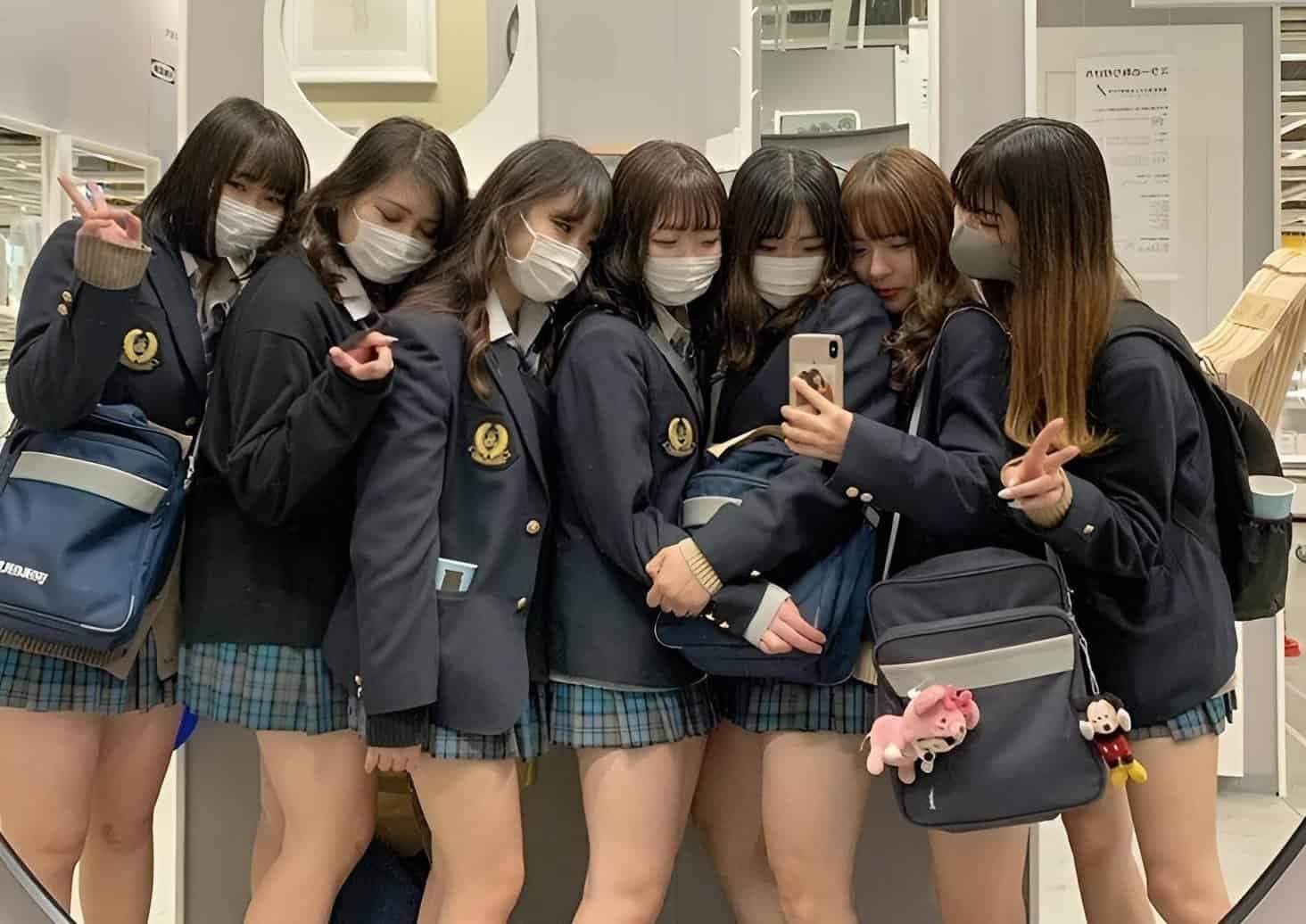 Sekolah Jepang kehilangan Pendaftar Perempuan karena melakukan modifikasi Rok Seragam