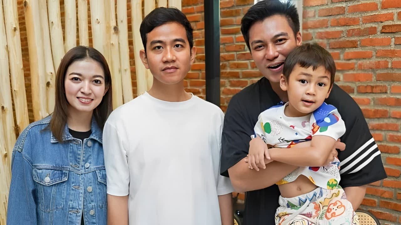 Moment Gibran Rakabuming Cicipi Menu Andalan di Resto Baim Wong Sebelum Debat Capres