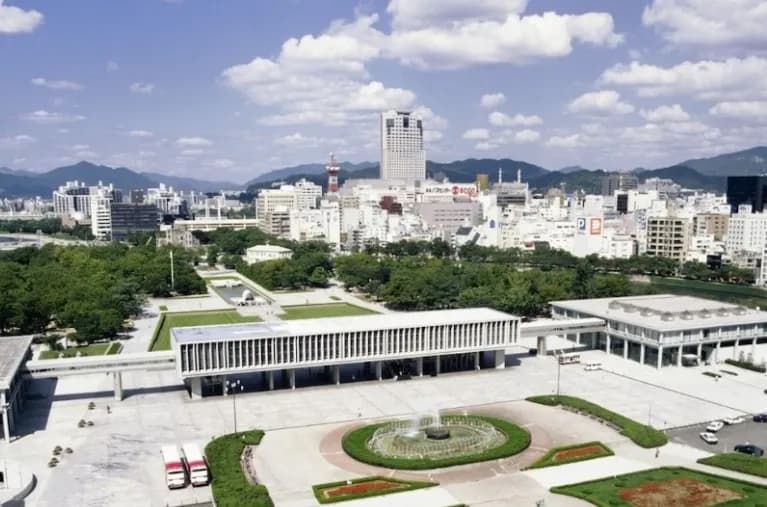 Wisata Sejarah di Hiroshima: Jangan Lupa ke Museum Perdamaian!