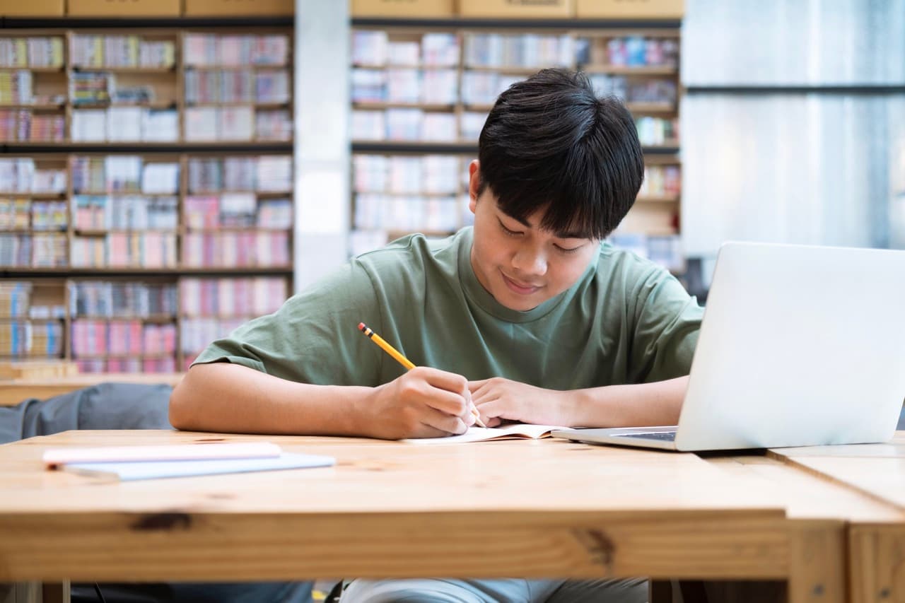 Kenapa Mahasiswa Jepang Suka Belajar di Perpustakaan?