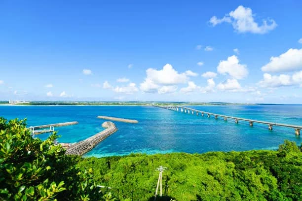 Keindahan Pulau Okinawa yang Wajib Lo Rasain!