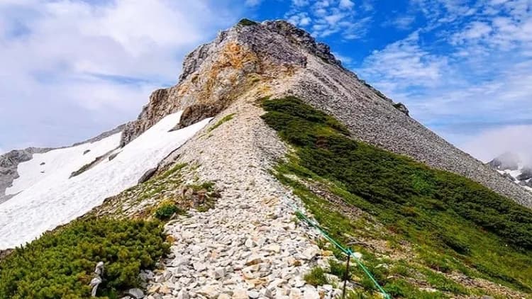 Hiking di Jepang: Rute Seru dan Menantang untuk Pendaki Pemula!
