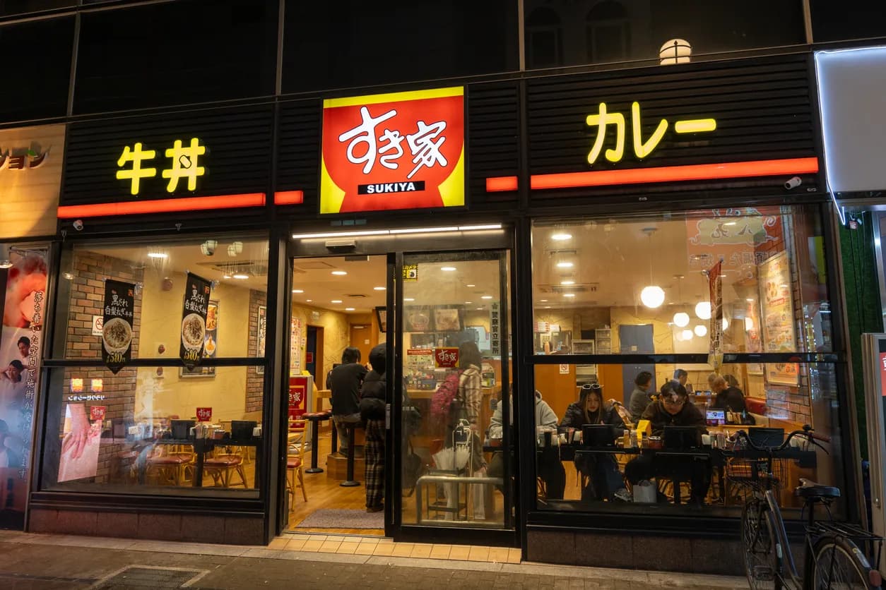 Restoran Beef Bowl Sukiya Minta Maaf Karena ditemukan Tikus di Miso Soup!