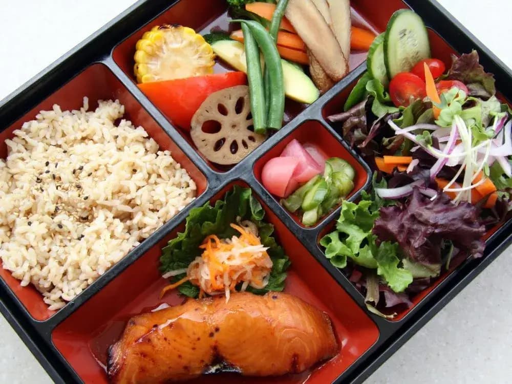 Budaya Bento: Seni Makan Siang di Jepang!