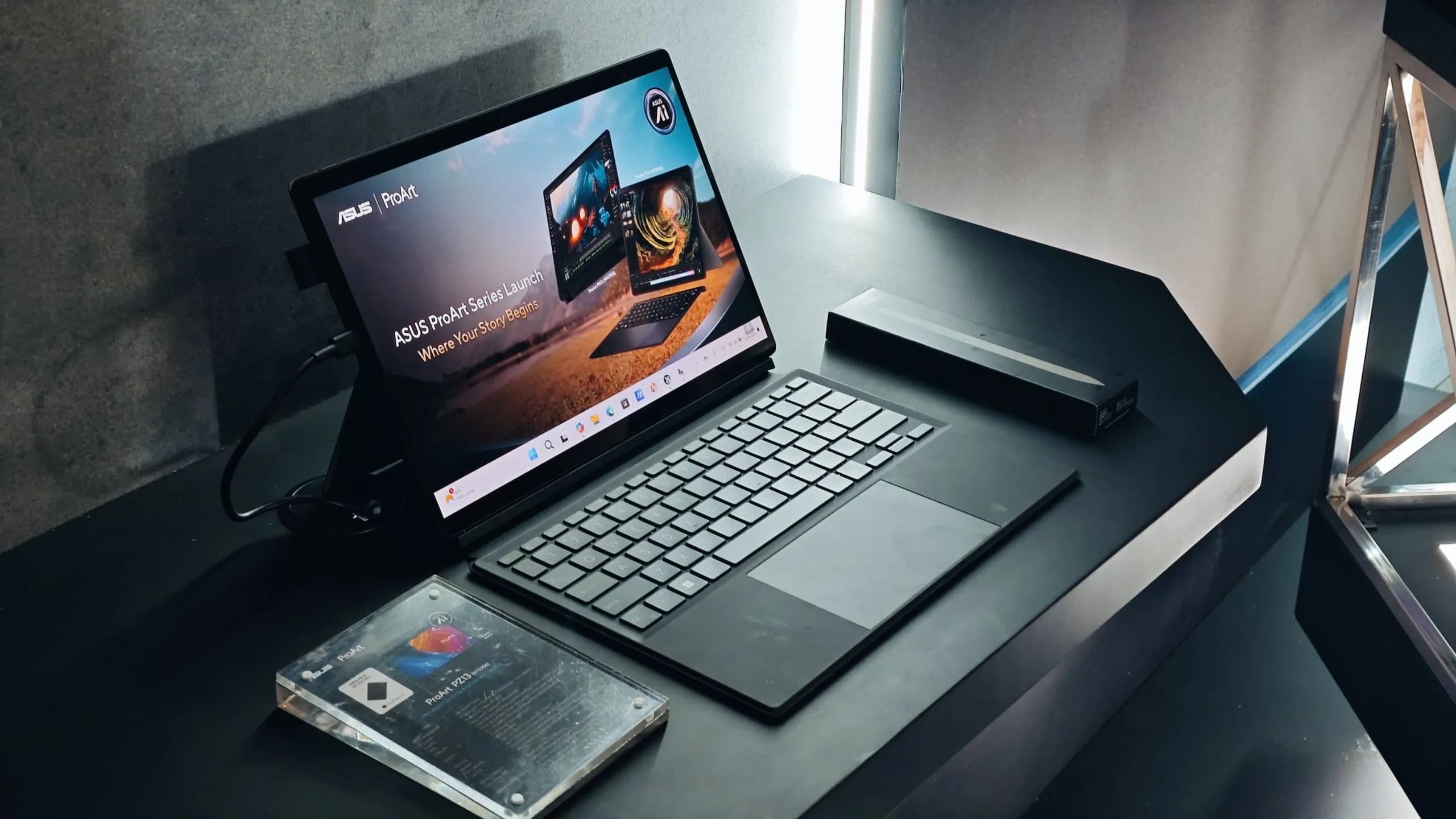 ProArt PZ13, Laptop Detachable Tipis yang IP52 dan Tahan Uji Militer