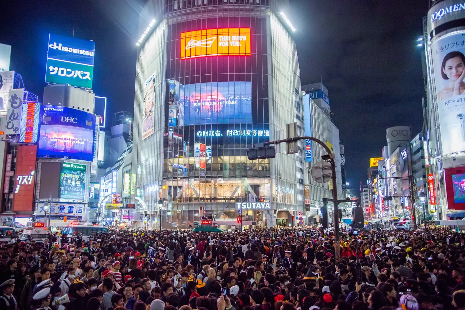 Halloween di Shibuya: Dari Pesta Jalanan ke Larangan Minum!